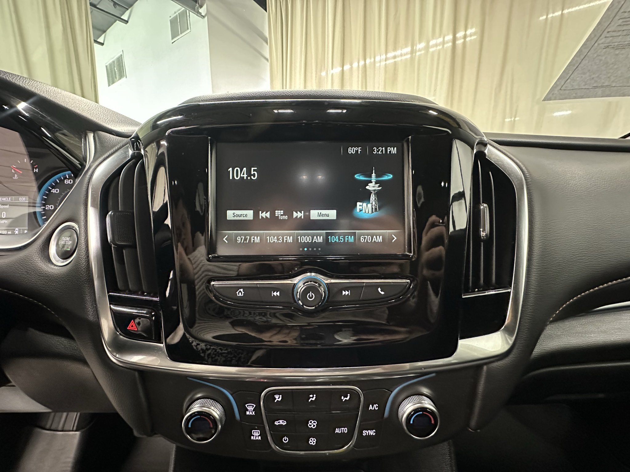 Used 2018 Chevrolet Traverse LS FWD image 27