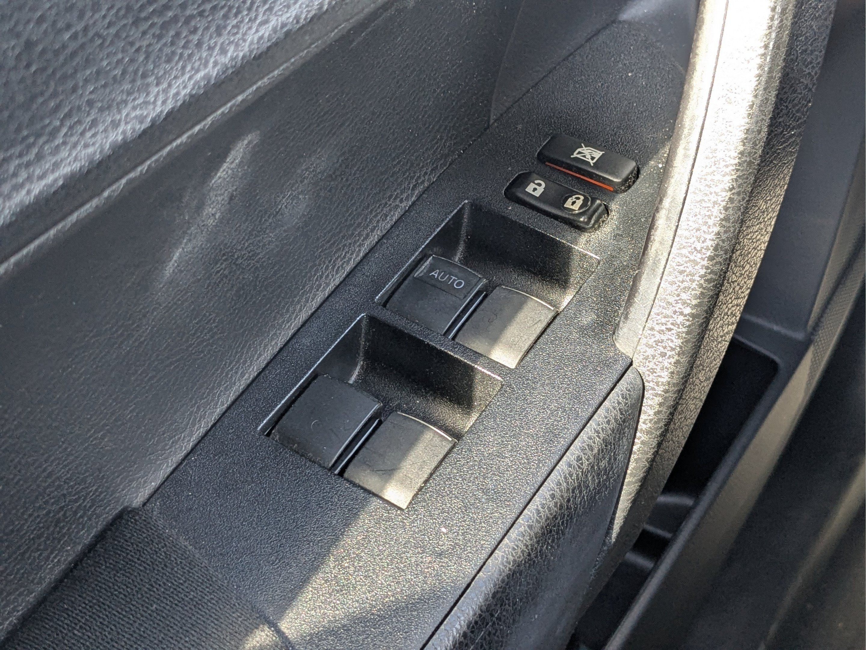 Used 2016 Toyota Corolla L FWD image 18