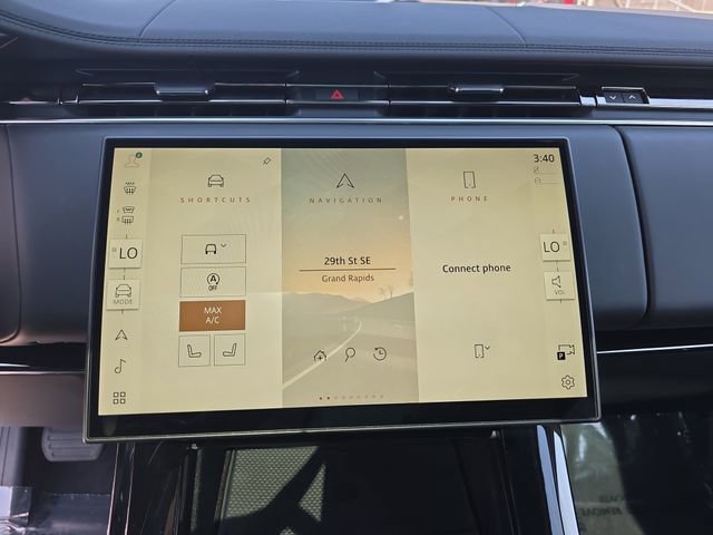 Used 2025 Land Rover Range Rover Sport SE AWD/4WD image 21