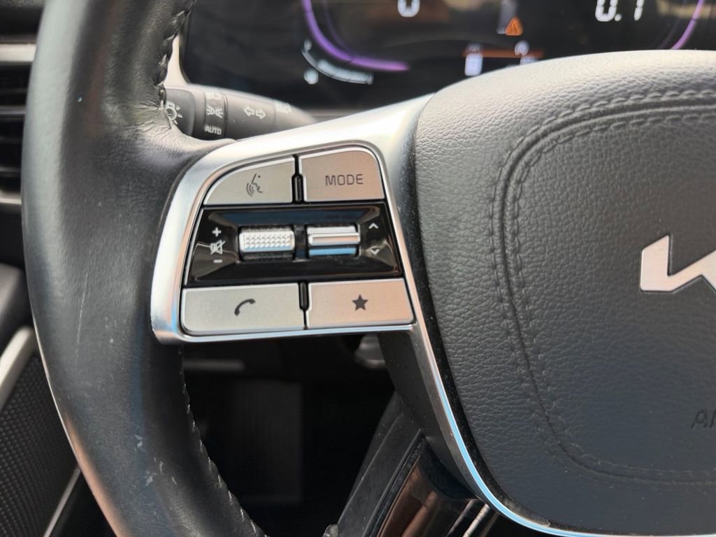 Used 2023 Kia Telluride LX FWD image 21