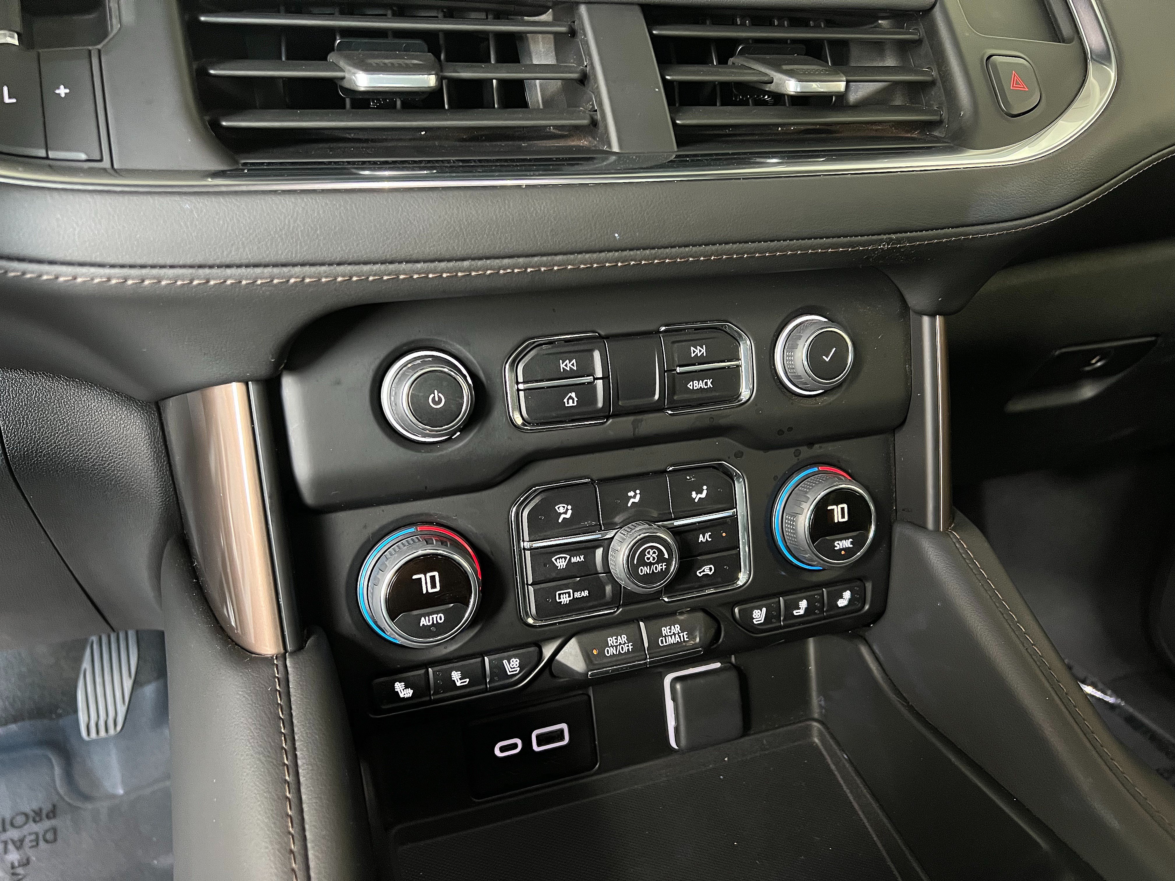 Used 2023 Chevrolet Tahoe High Country AWD/4WD image 16