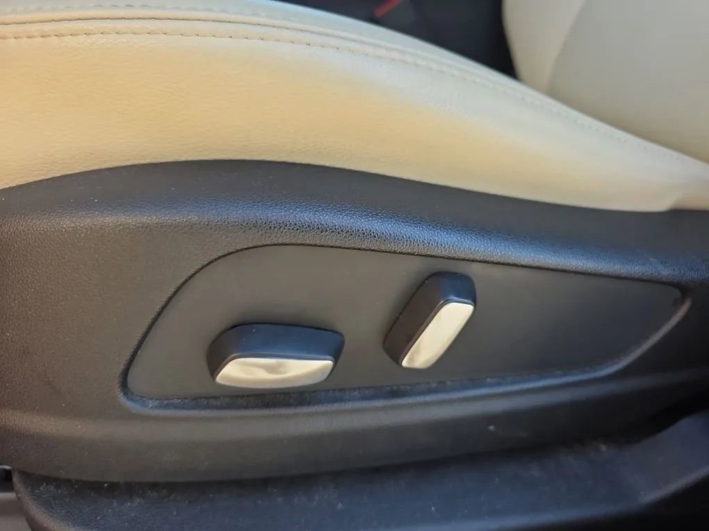 Used 2019 Cadillac XT5 AWD image 17