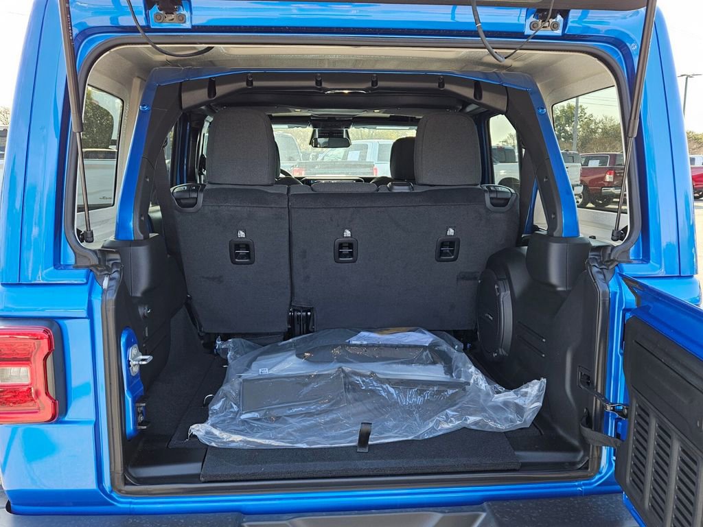 New 2026 Jeep Wrangler Unlimited Rubicon image 13