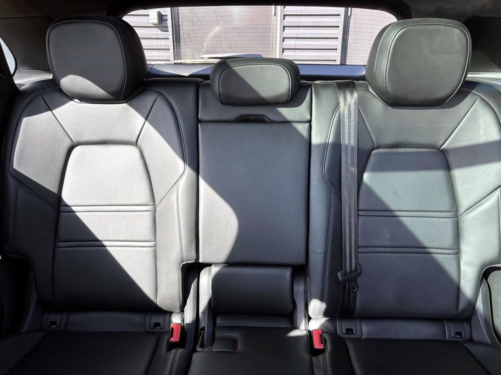 Certified 2022 Porsche Cayenne image 37