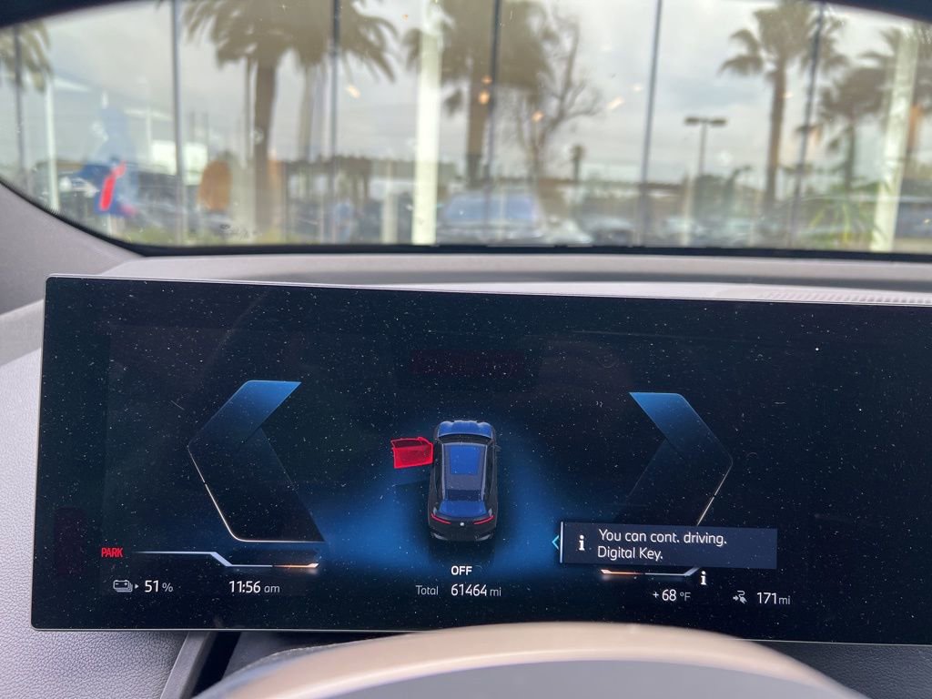 Used 2022 BMW iX xDrive50 w/ Premium Package image 15