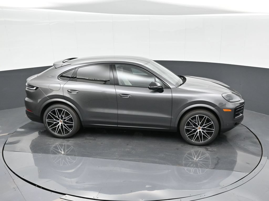 Certified 2025 Porsche Cayenne Coupe AWD/4WD image 31