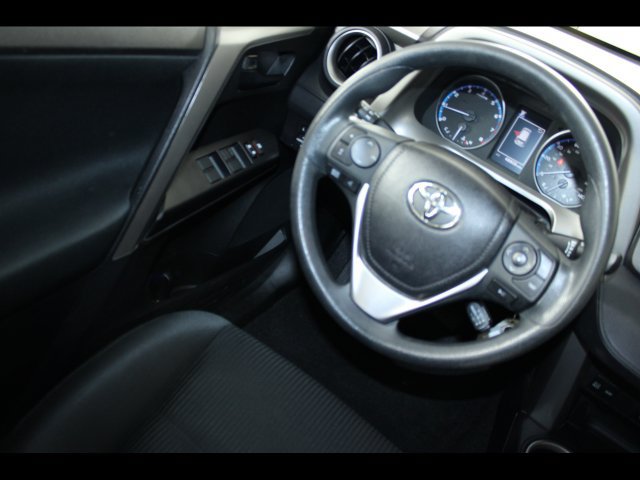 Used 2018 Toyota RAV4 LE w/ All Weather Liner Package AWD/4WD image 16