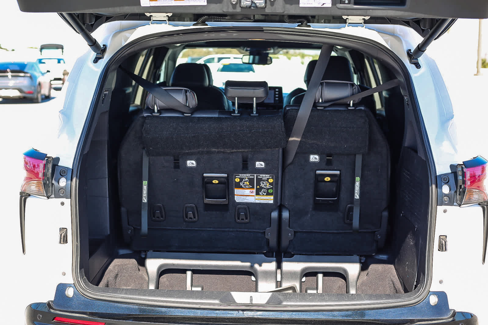 Certified 2023 Toyota Sienna XSE w/ XSE Plus Package FWD image 28