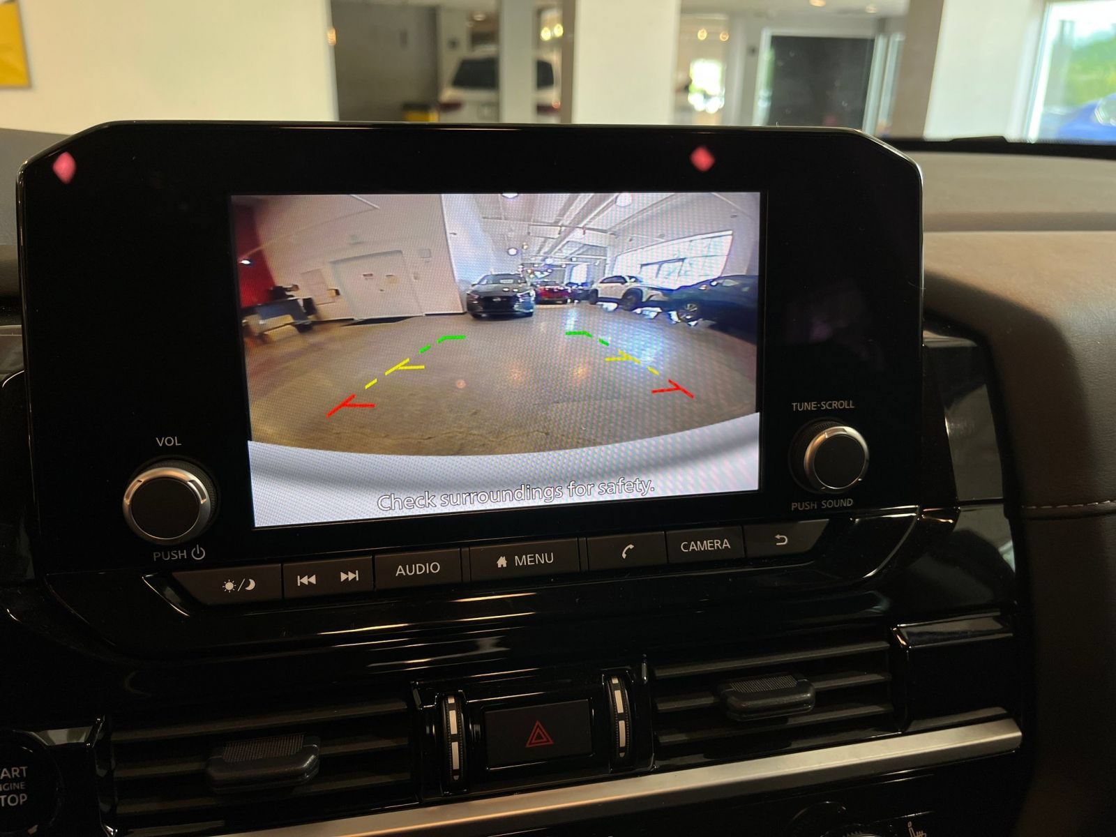 Used 2025 Nissan Pathfinder SV AWD/4WD image 25