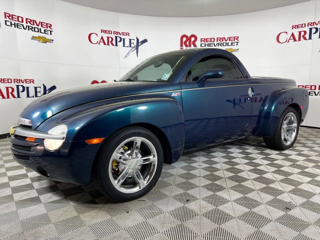 Used 2005 Chevrolet SSR Base w/ Preferred Equipment Group image 3