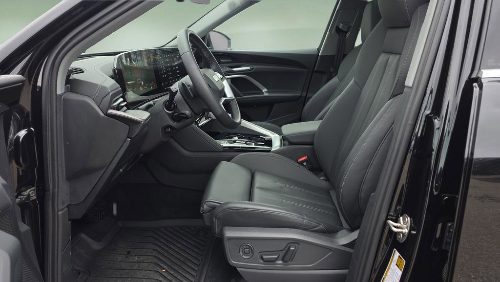 Used 2025 Audi Q5 Prestige image 11
