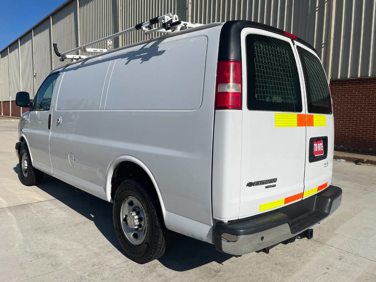Used 2015 Chevrolet Express 2500 image 6