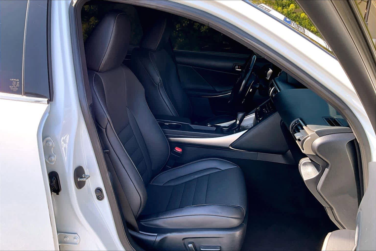 Used 2020 Lexus IS 300 F Sport w/ F Sport Package RWD image 8