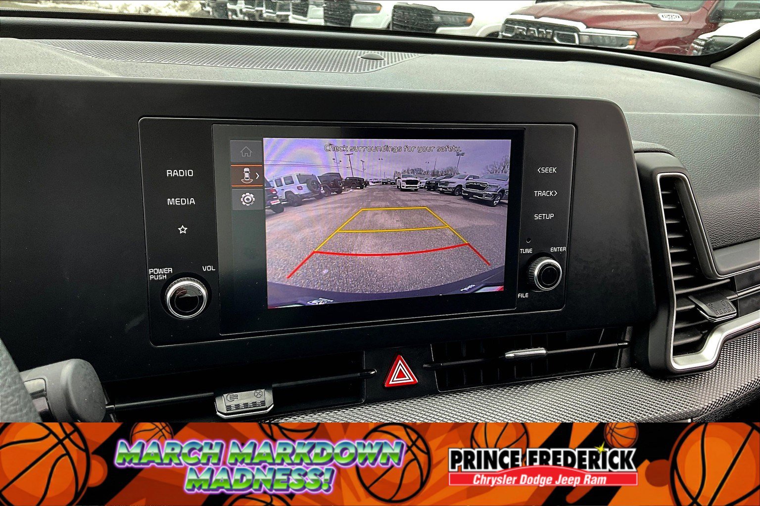 Used 2023 Kia Sportage LX image 18