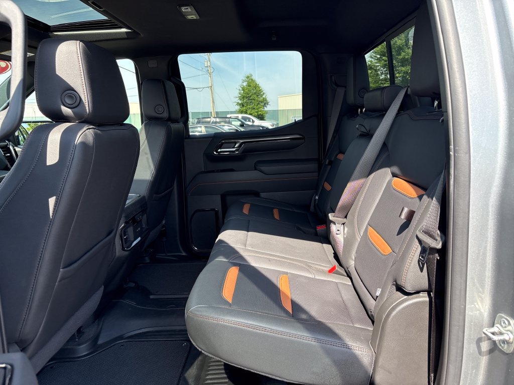 Certified 2025 GMC Sierra 1500 AT4 w/ AT4 Premium Package AWD/4WD image 17