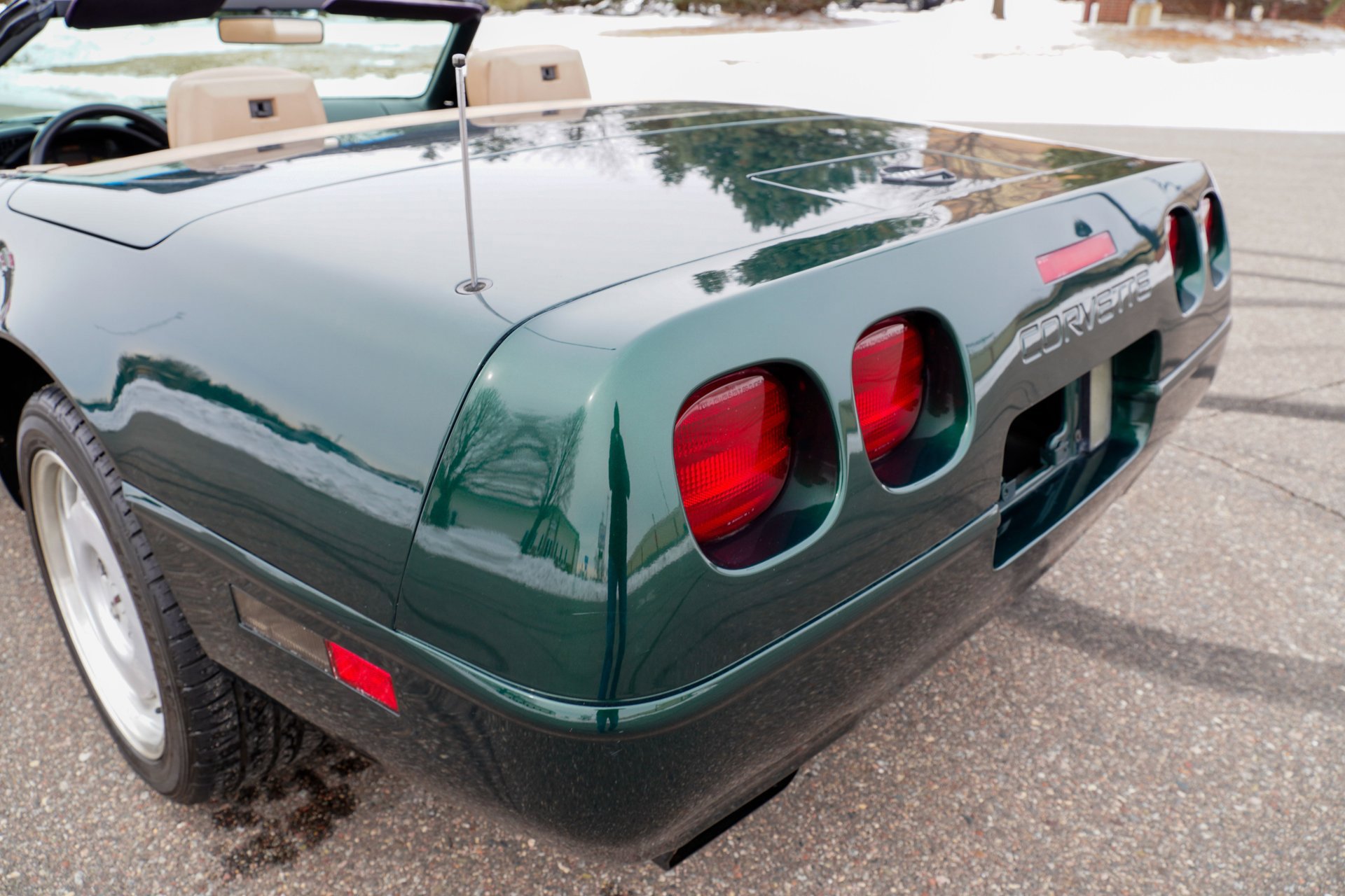 Used 1992 Chevrolet Corvette 2dr Convertible image 20