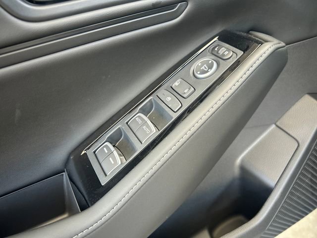 Used 2025 Honda Accord Touring image 11