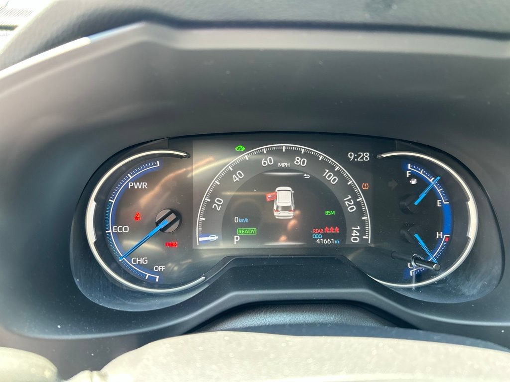 Used 2025 Toyota RAV4 XLE AWD/4WD image 26