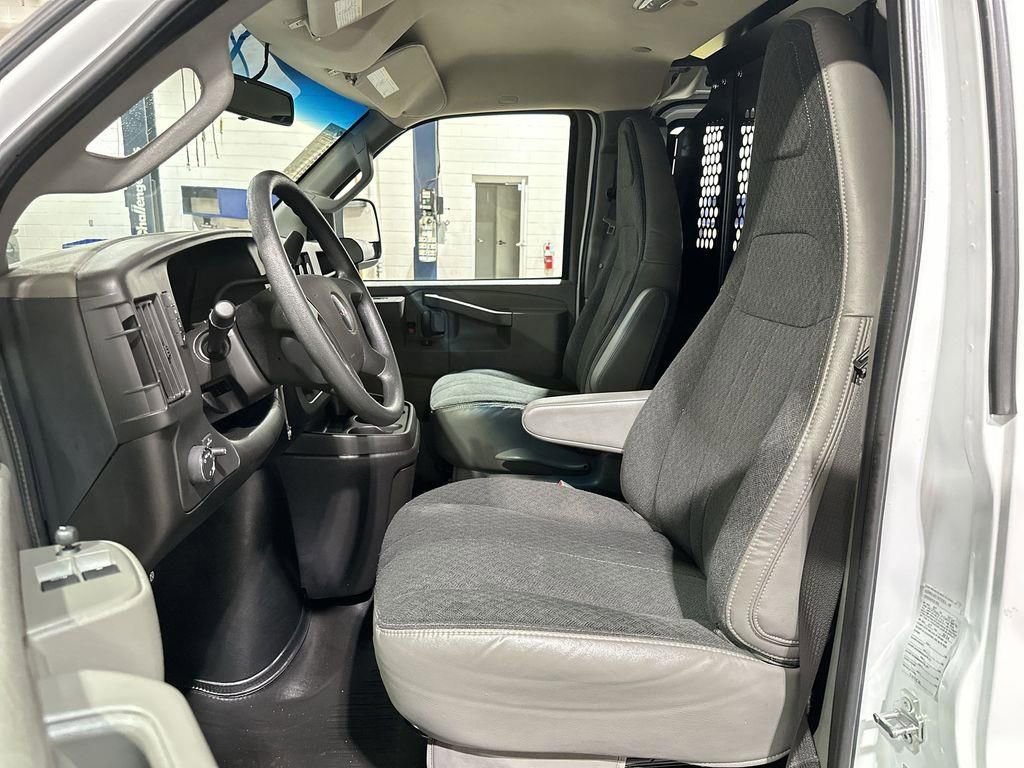 Used 2024 GMC Savana 2500 w/ Driver Convenience Package image 13