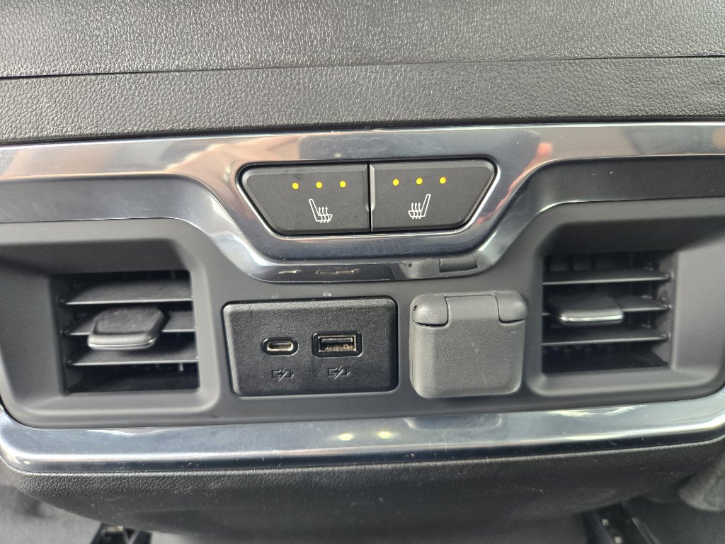 Used 2023 Chevrolet Silverado 3500 High Country w/ Technology Package image 31