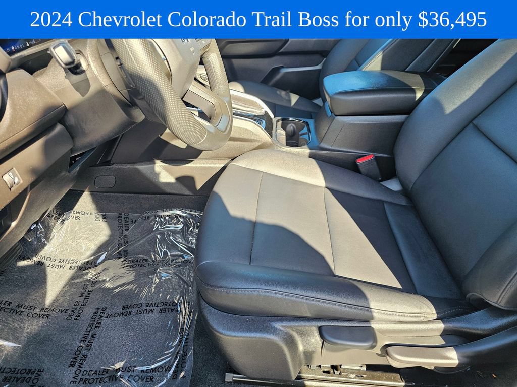 Used 2024 Chevrolet Colorado Trail Boss w/ Advanced Trailering Package AWD/4WD image 21