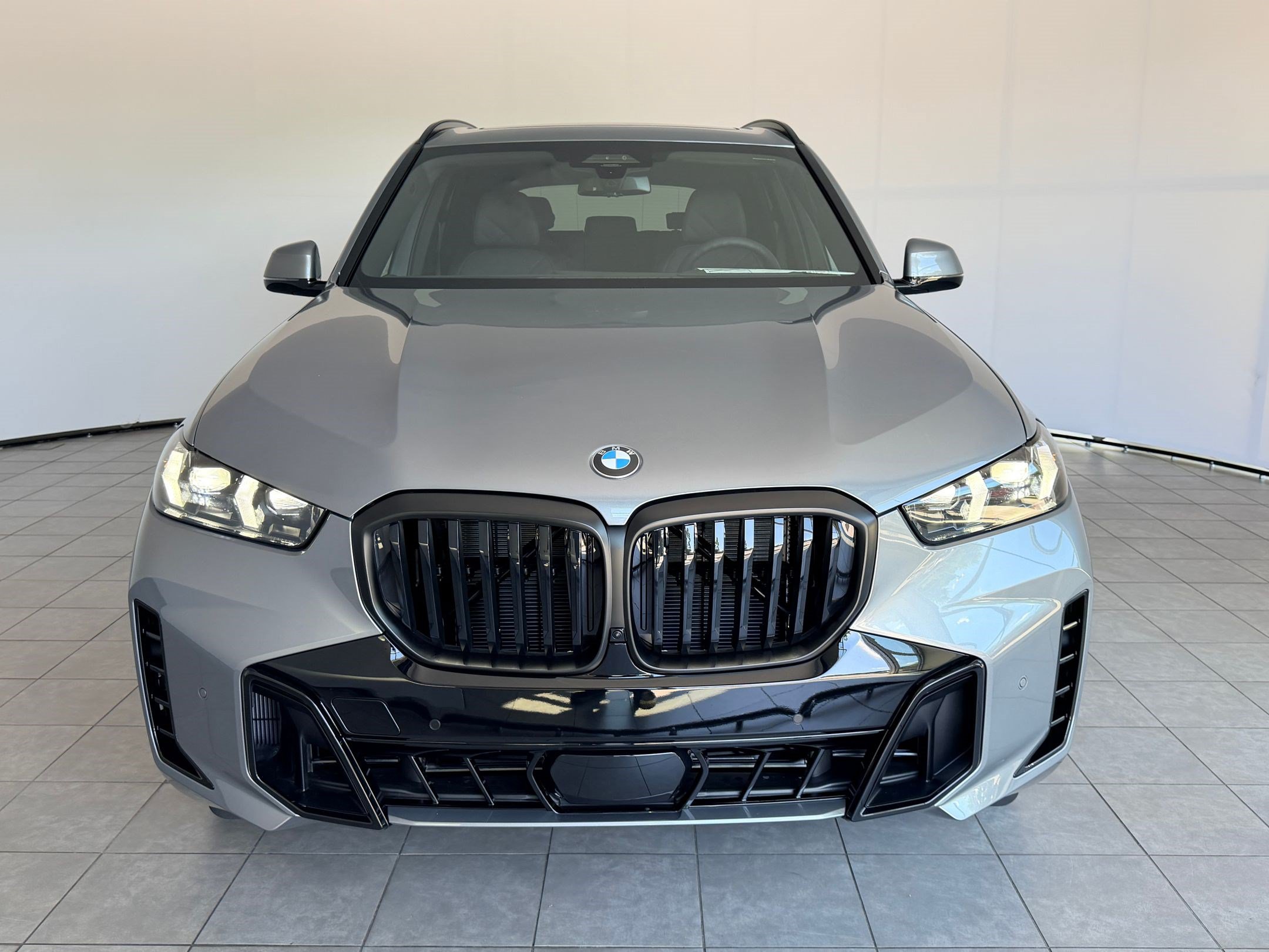 New 2026 BMW X5 xDrive40i w/ M Sport Package AWD/4WD image 6