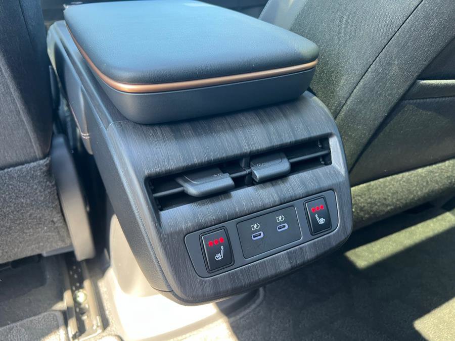 Used 2025 Nissan Ariya FWD image 44