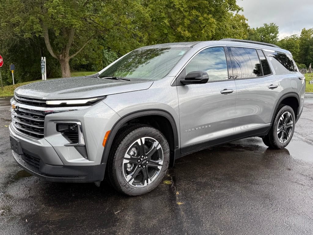 New 2027 Chevrolet Traverse LT w/ Sun and Wheel Package