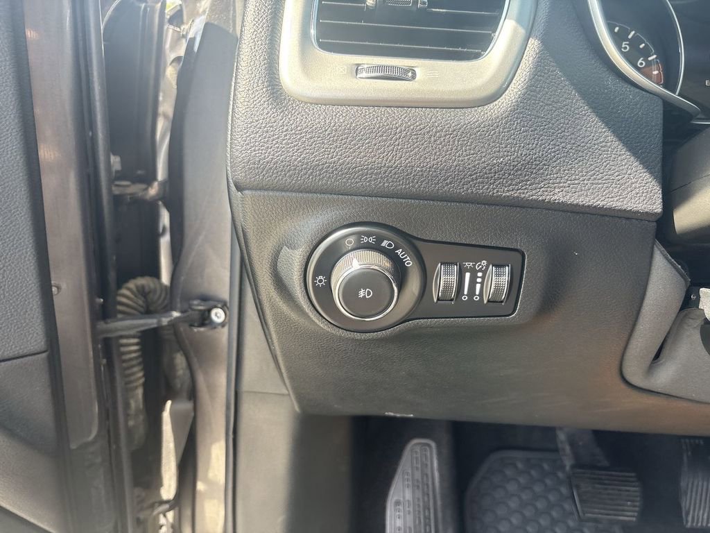 Used 2018 Jeep Compass Latitude w/ Popular Equipment Group image 18