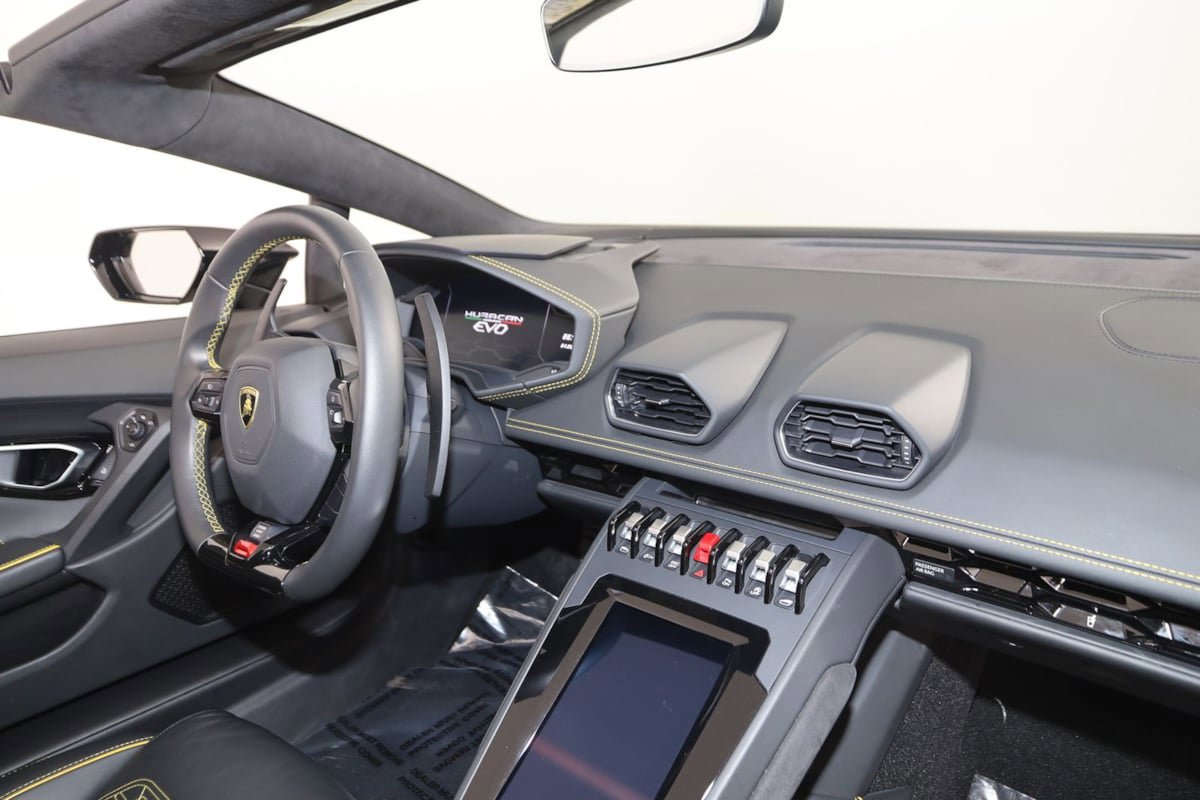 Used 2023 Lamborghini Huracan EVO image 77