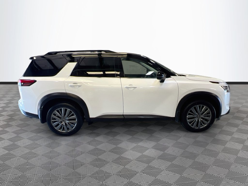 Used 2024 Nissan Pathfinder SL w/ SL Premium Package FWD image 8