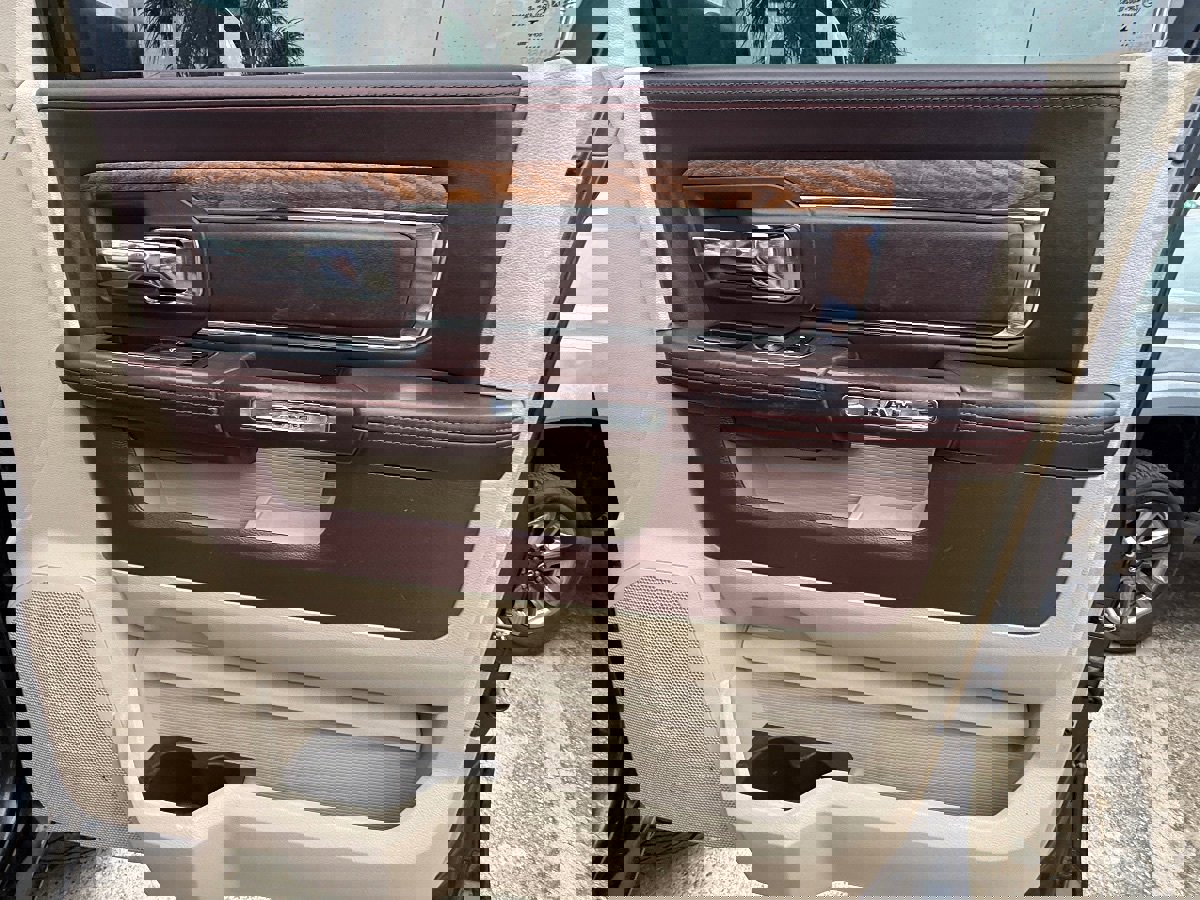 Used 2018 RAM 3500 Laramie Longhorn w/ Longhorn Southfork Package image 20