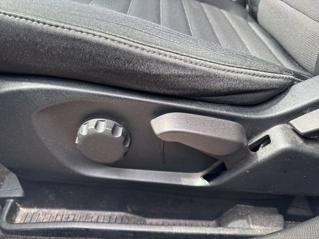 Used 2018 Ford Edge SE image 12