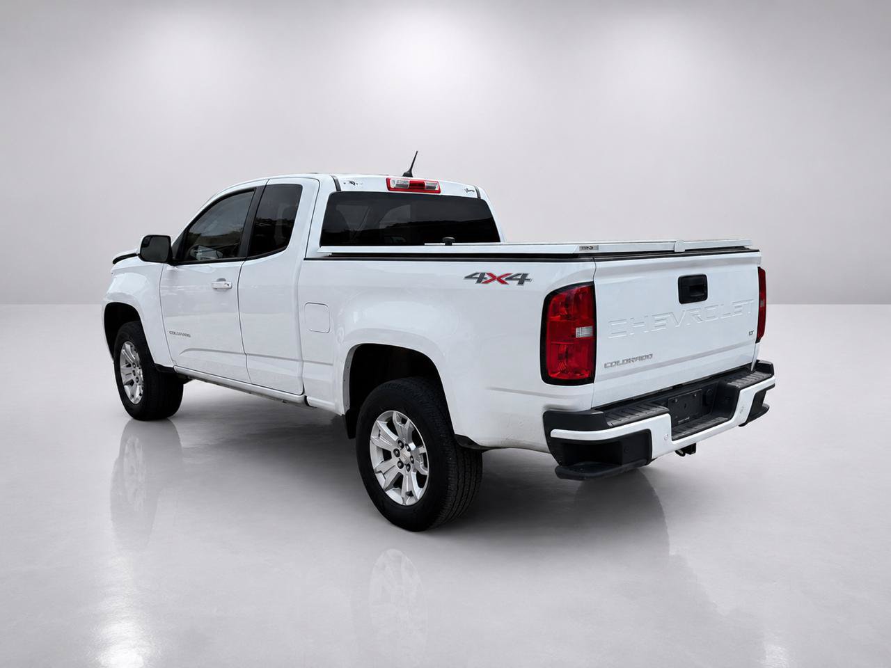 Used 2022 Chevrolet Colorado LT w/ Fleet Safety Package AWD/4WD image 3