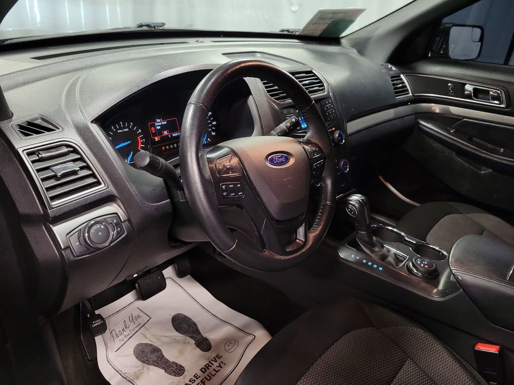 Used 2018 Ford Explorer XLT image 14