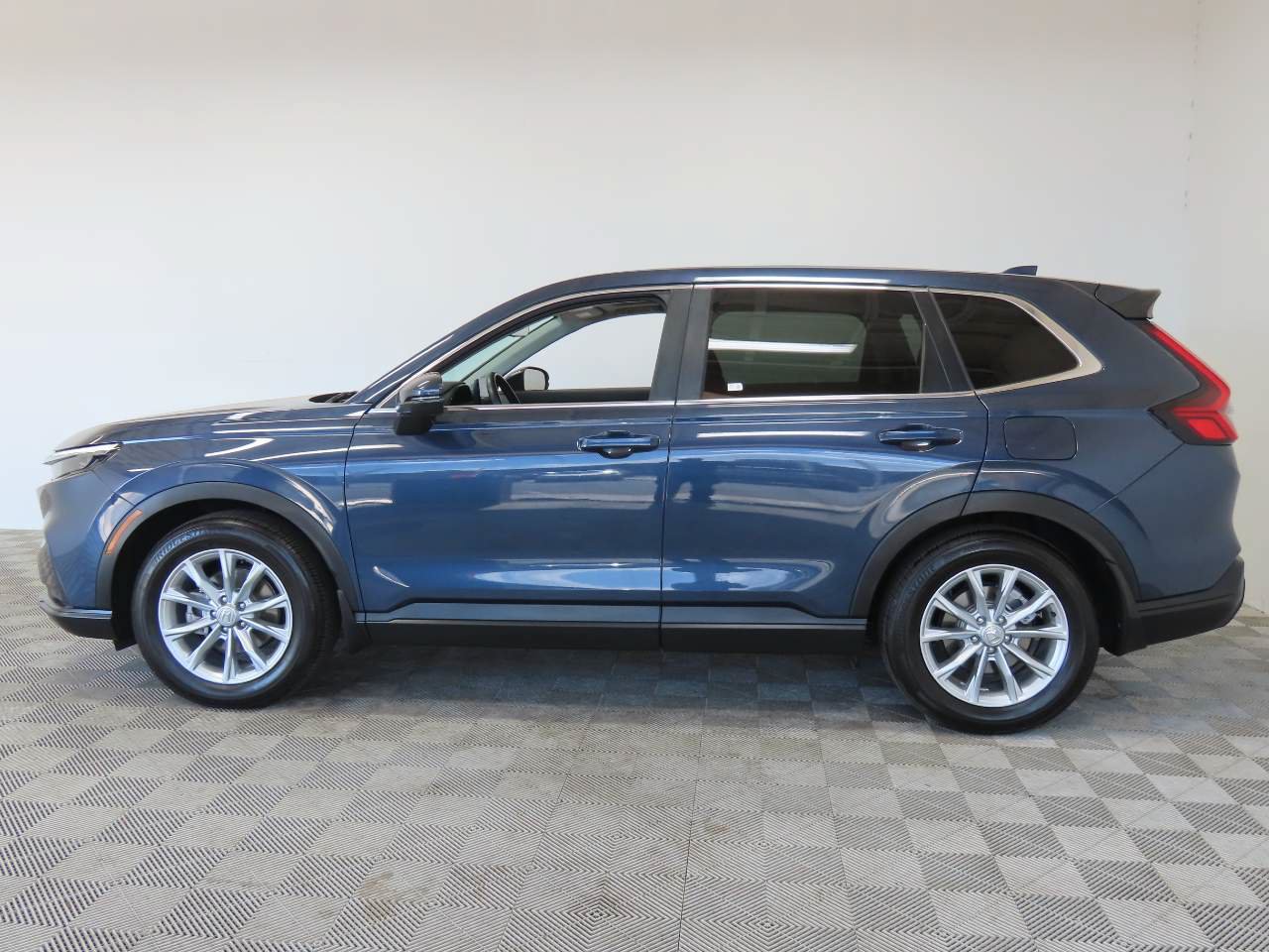 Used 2024 Honda CR-V EX-L image 5
