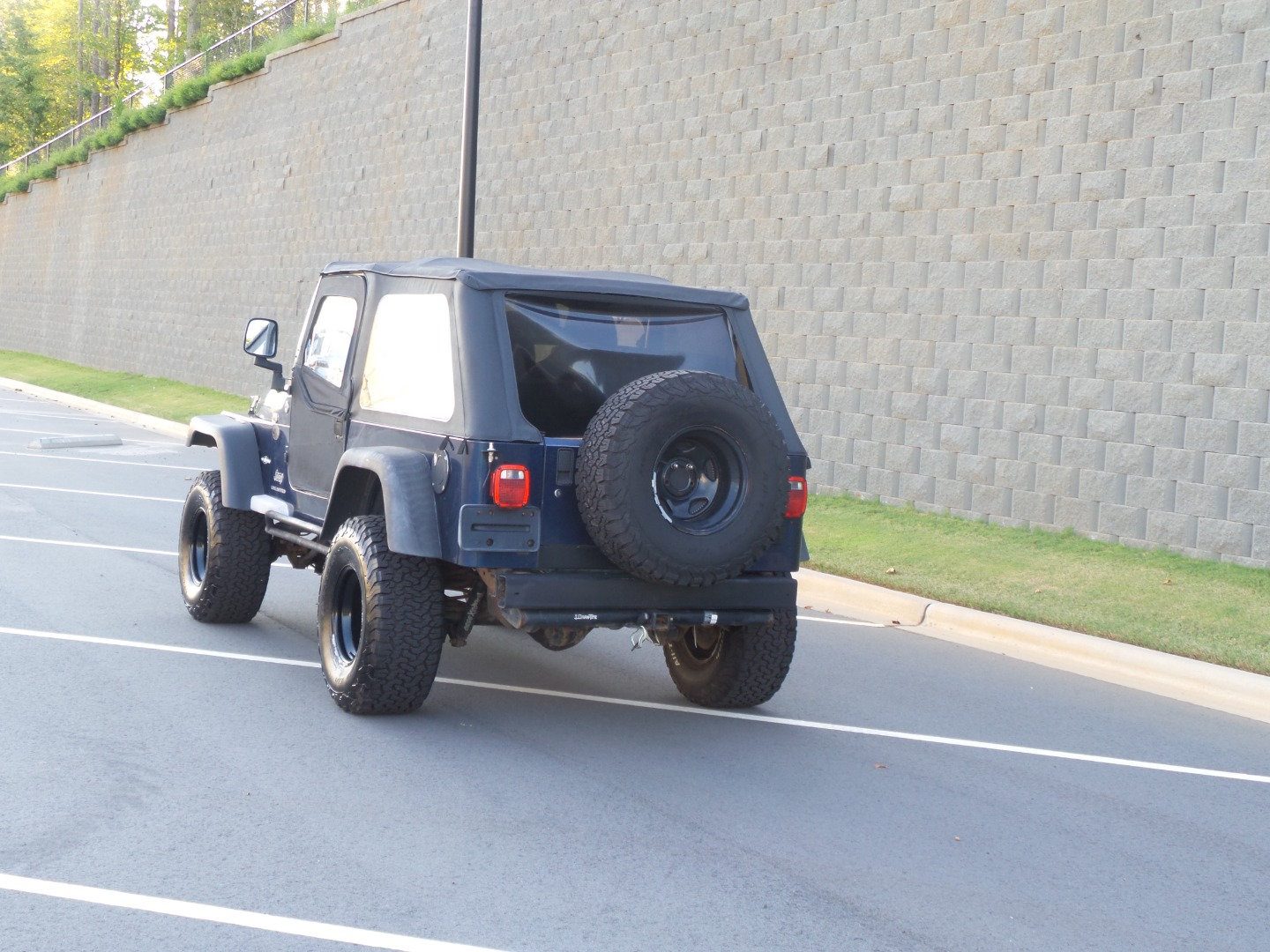 Used 2005 Jeep Wrangler Unlimited w/ Security Group AWD/4WD image 27