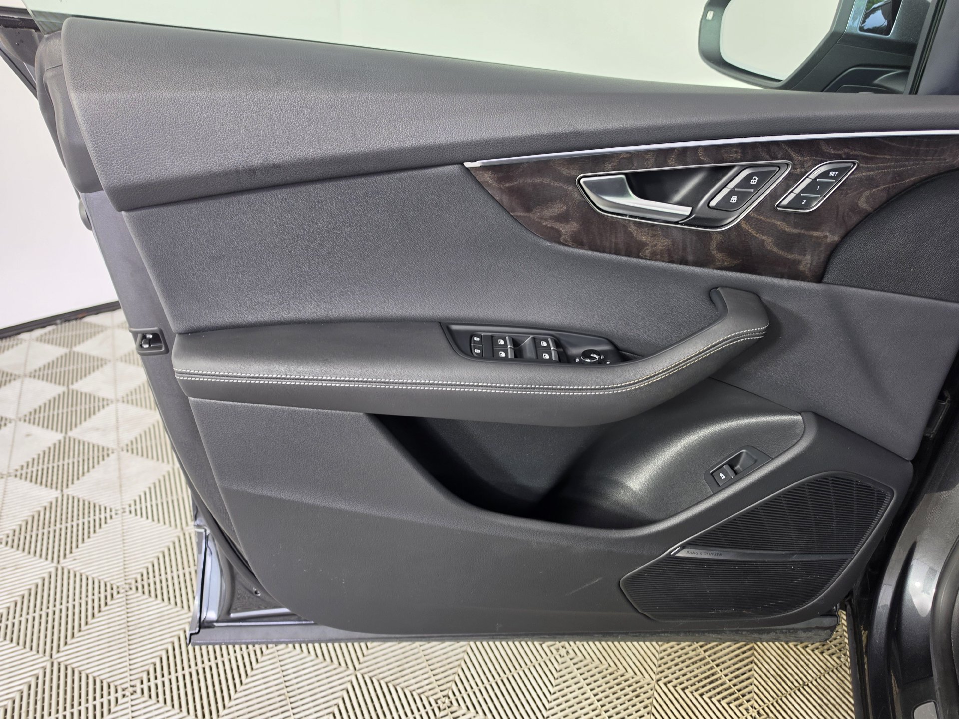 Certified 2023 Audi Q8 Premium Plus w/ Premium Plus Package AWD/4WD image 6