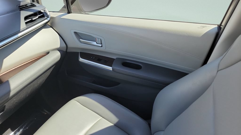 Certified 2021 Toyota Sienna XLE FWD image 15
