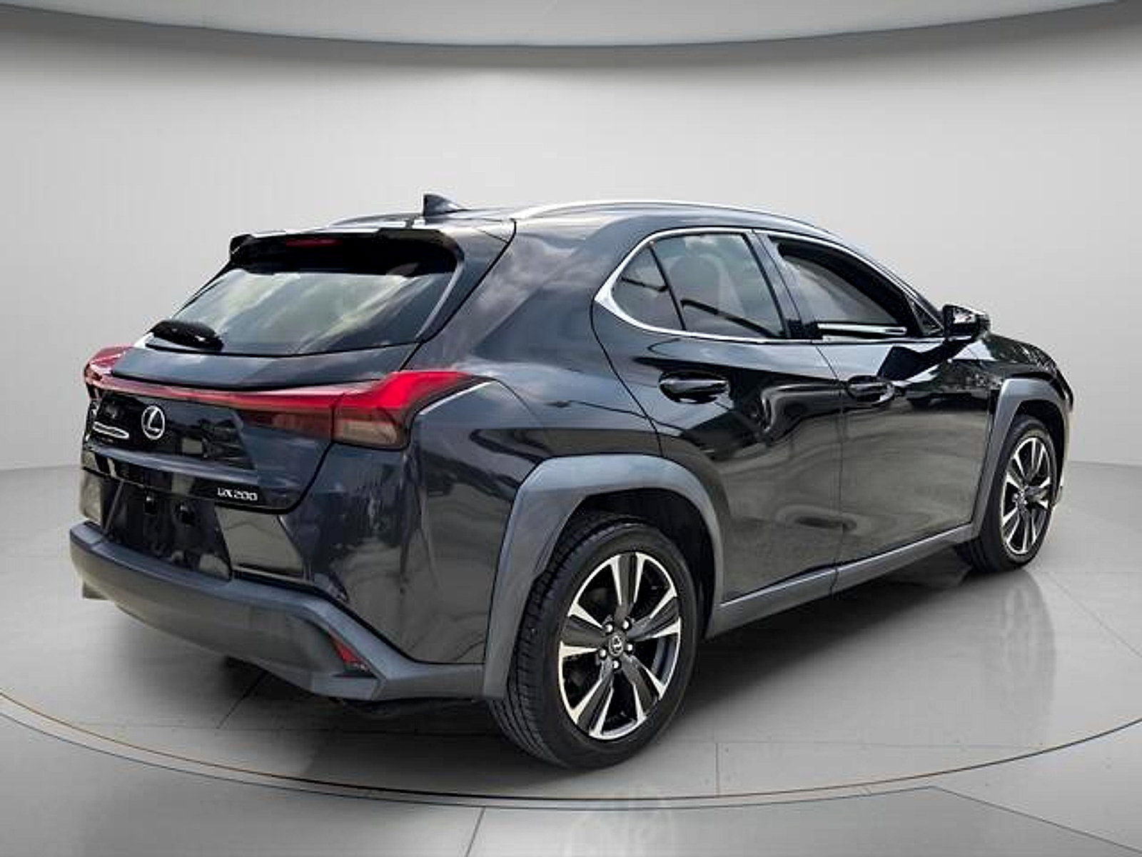 Used 2019 Lexus UX 200 FWD image 6