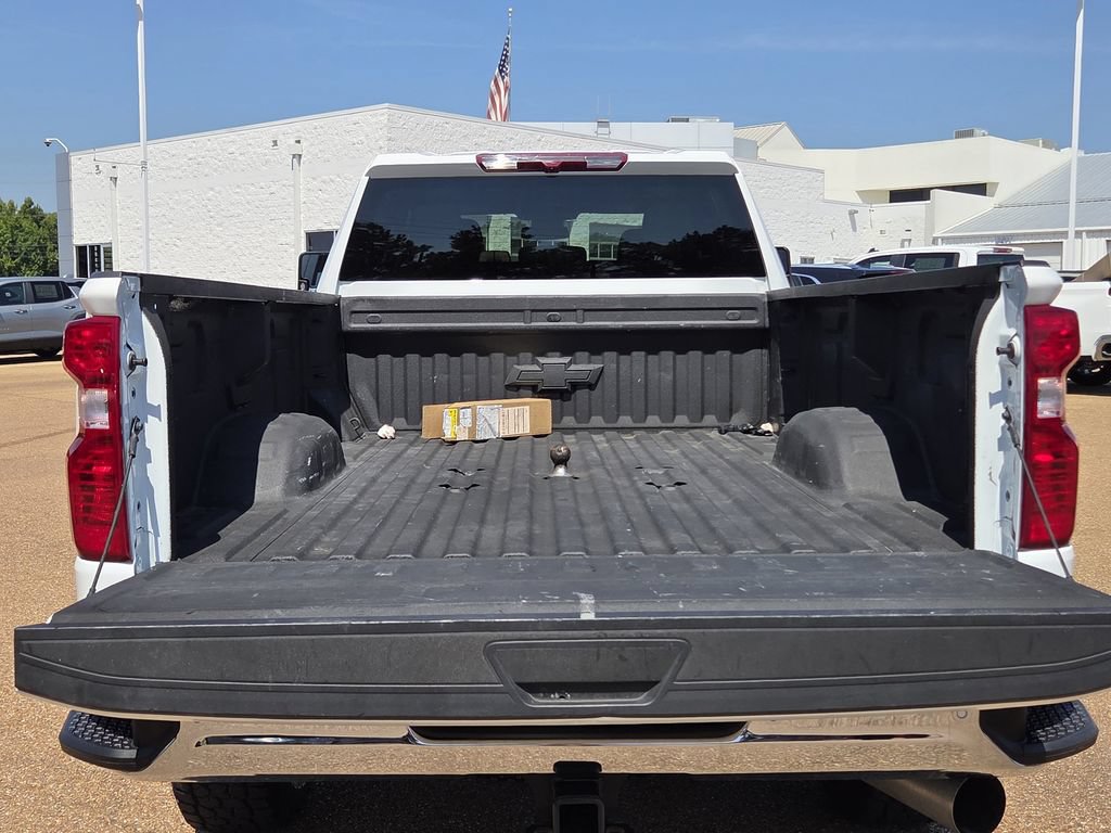Used 2025 Chevrolet Silverado 3500 LT w/ Safety Package AWD/4WD image 28