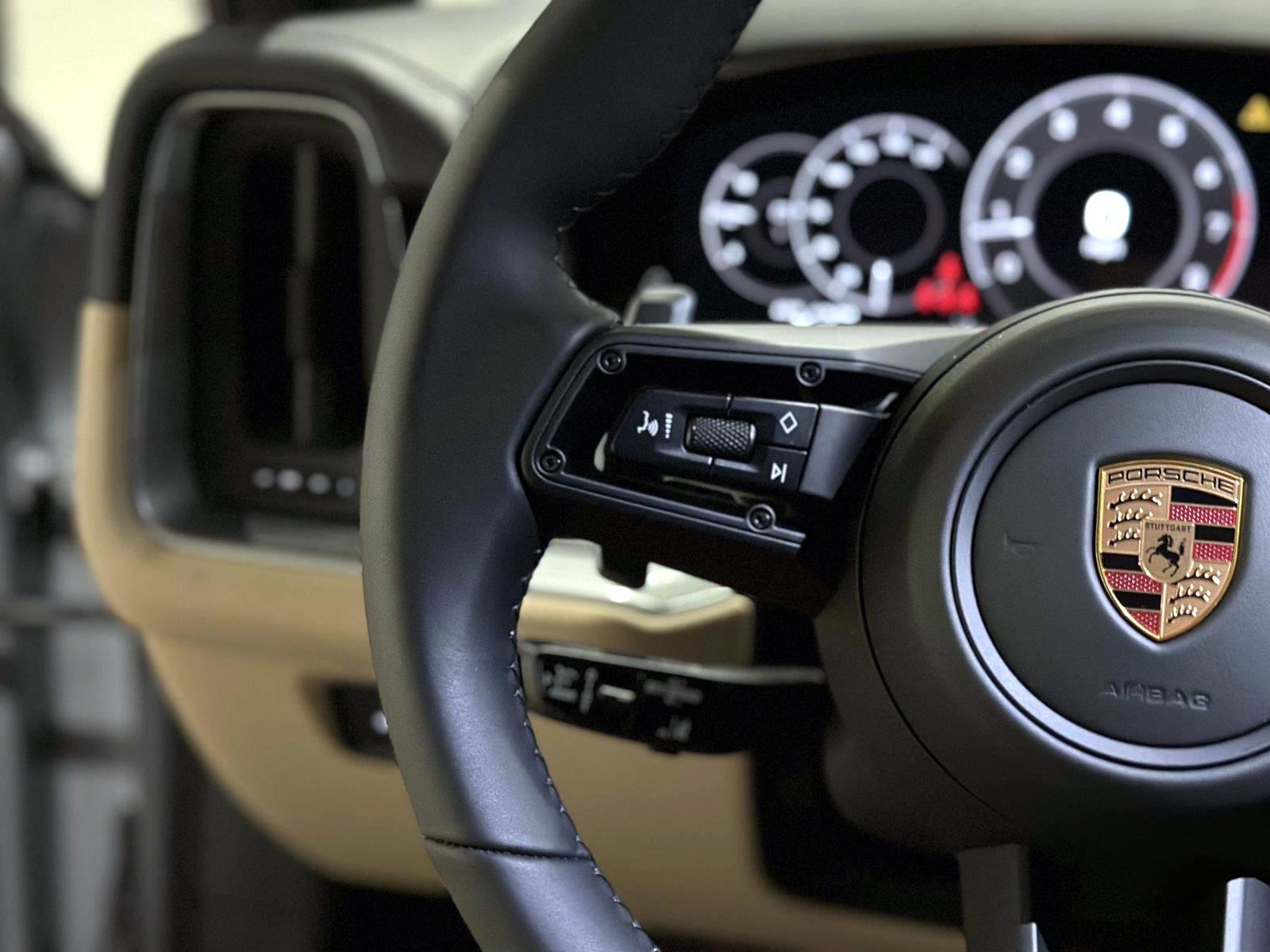 Certified 2026 Porsche Cayenne Coupe image 30