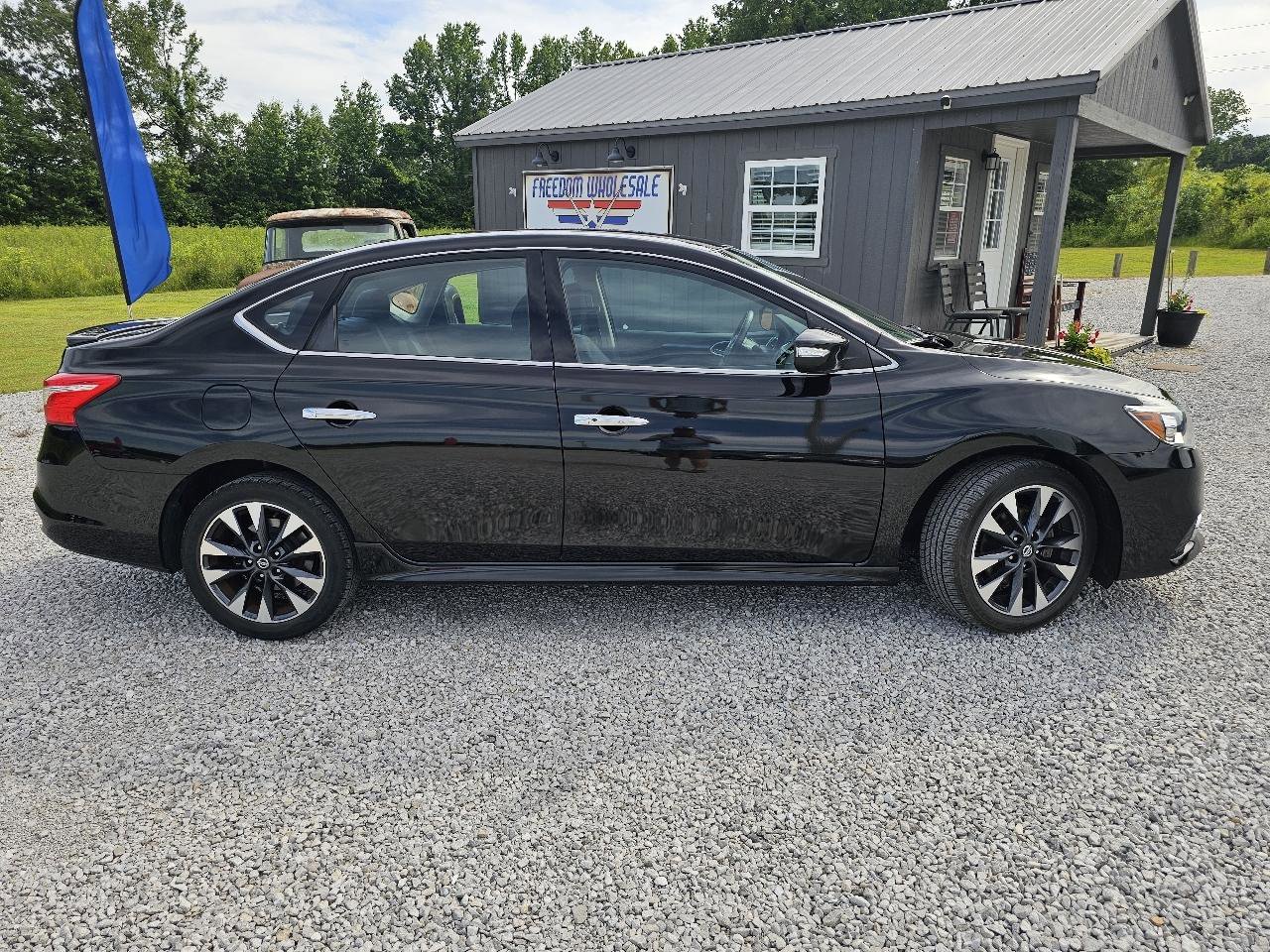 Used 2019 Nissan Sentra SR FWD image 13