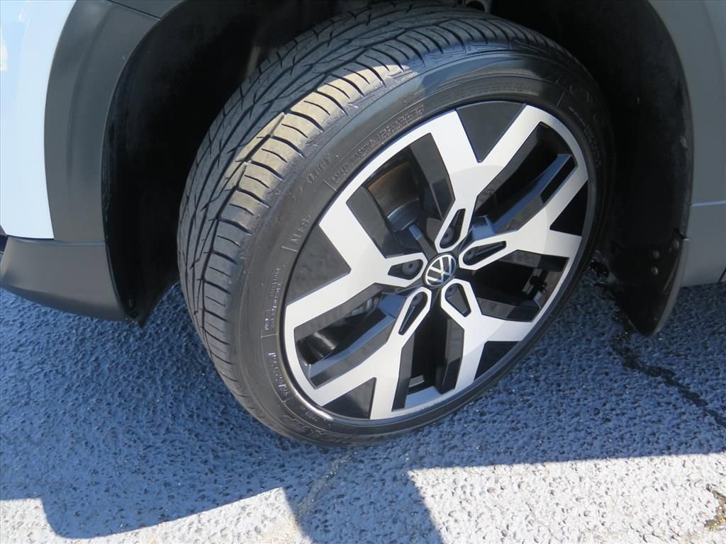 Used 2022 Volkswagen Taos SEL AWD/4WD image 18