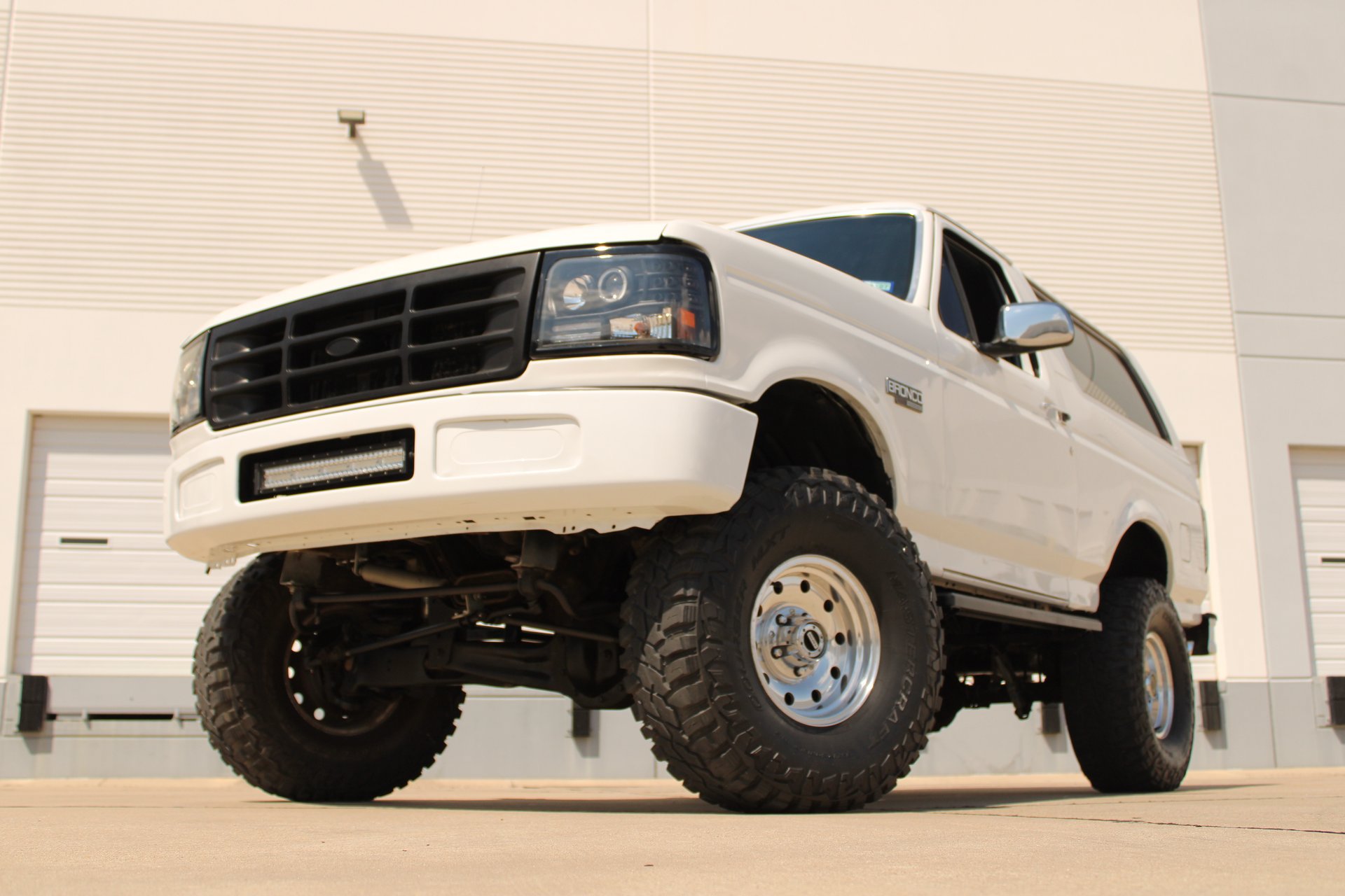 Used 1993 Ford Bronco XLT AWD/4WD image 4