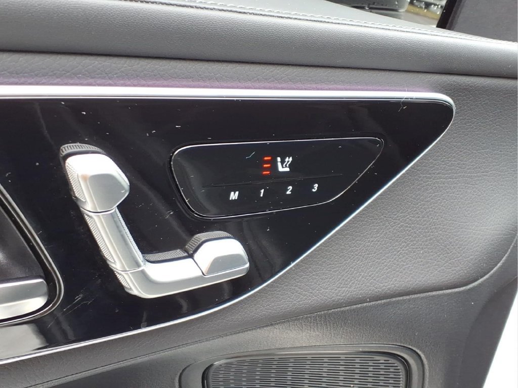 Used 2025 Mercedes-Benz GLC 300 image 19