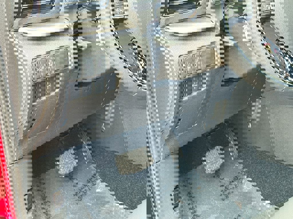 Used 2025 Mitsubishi Eclipse Cross Black Edition image 17