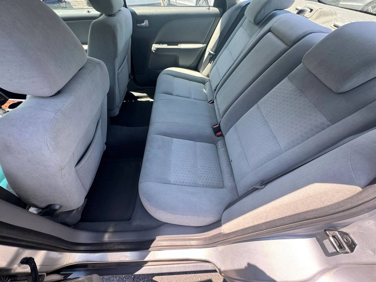 Used 2005 Ford Five Hundred SEL FWD image 21