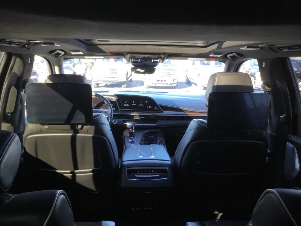 Used 2022 Cadillac Escalade ESV Sport Platinum w/ LPO, ONYX Package image 11