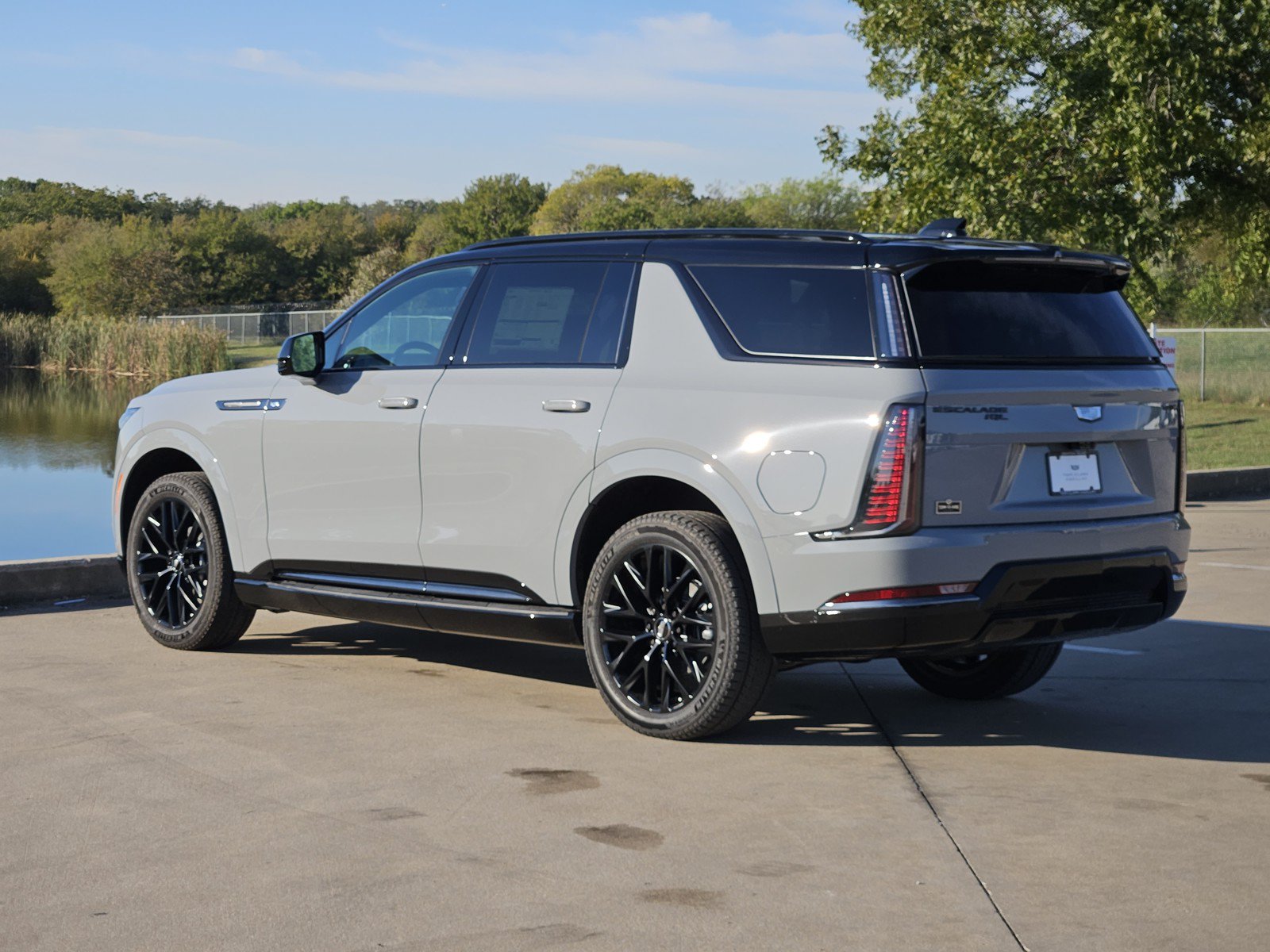 New 2026 Cadillac Escalade IQL Sport 1 w/ LPO, ONYX Package AWD/4WD image 3